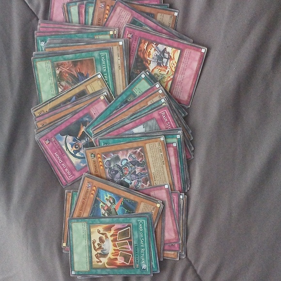 Yu-Gi-Oh! Trading Card Set - Picture 2 of 3